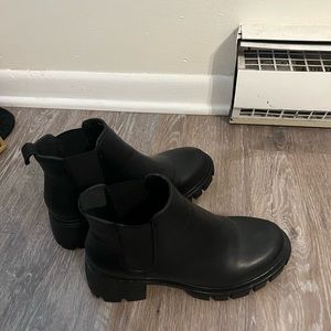 Steve Madden Howler Bootie- Black